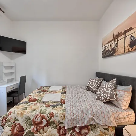 Downtown Railway Station 게스트하우스 메스트레