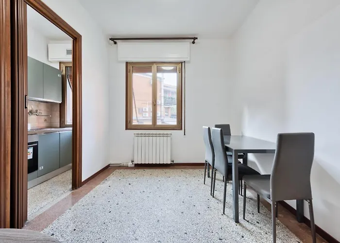 Downtown Railway Station 메스트레